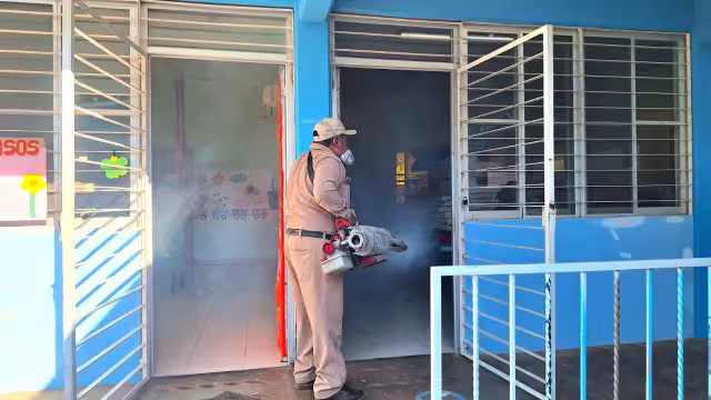 Para estas acciones la SSY utiliza 40 unidades aspersoras, 300 brigadistas y equipos manuales.