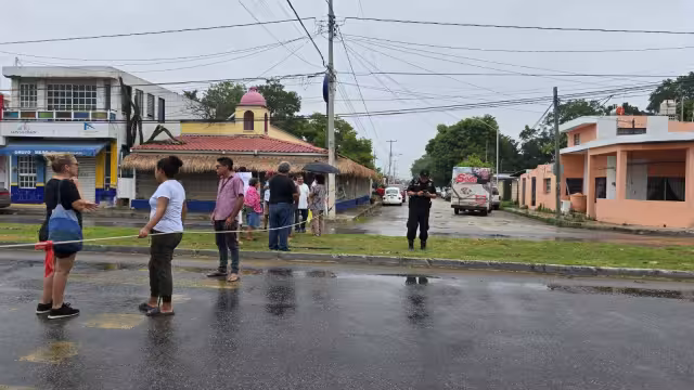 Vecinos decidieron bloquear la avenida Circuito Colonias