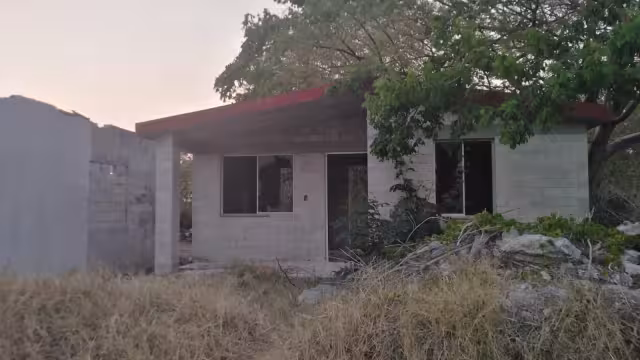 Los habitantes de Sabancuy califican como injusto que haya personas sin vivienda propia, cuando hay predios deshabitados.