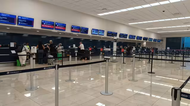 Hay mínima afluencia de pasajeros en el aeropuerto de Mérida