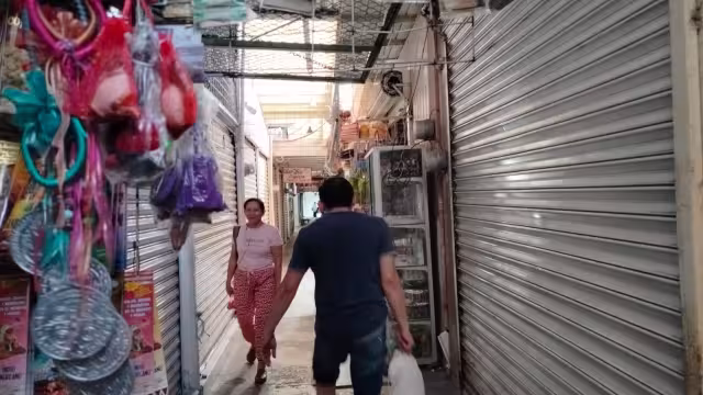 Muchos locales no abrieron por el apagón, lo que ocasionó pérdidas.