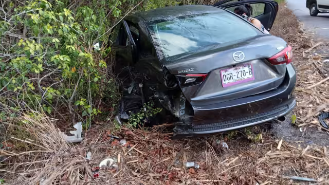 Choque en carretera Champotón-Campeche involucra dos vehículos: no se reportan lesionados de gravedad