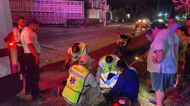Un motociclista resultó lesionado tras derrapar al esquivar a un perro en la colonia 10 de Mayo.