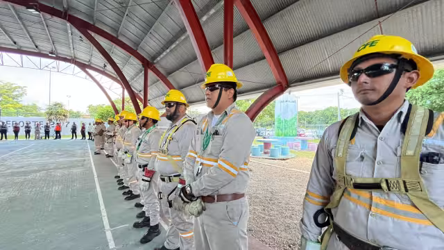 La CFE despliega equipo y personal en puntos estratégicos ante la posible intensificación del ciclón Helene.