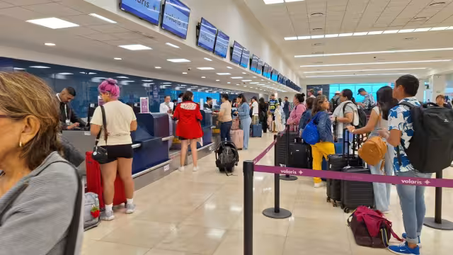 Hay buena afluencia de pasajeros en el aeropuerto de Mérida