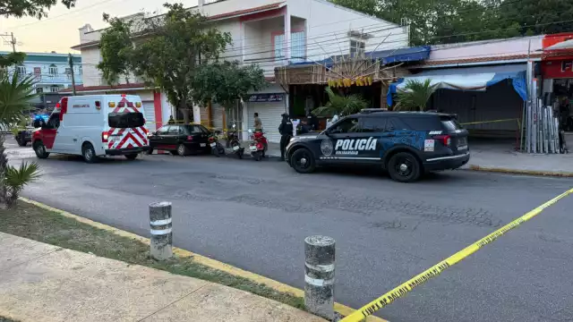 Sujetos armados dispararon contra el restaurante MAN-KII en Playa del Carmen.