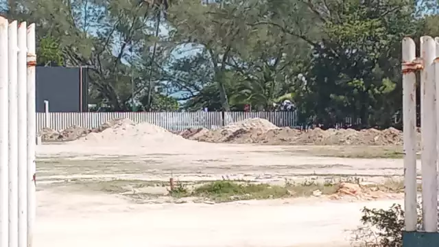 La entrega de la obra se ha atrasado, pese a que van casi dos años desde que se anunció la remodelación.