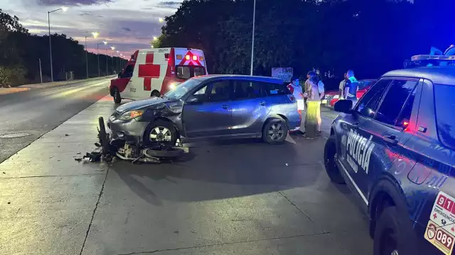 El motociclista fue llevado a un hospital de Playa del Carmen