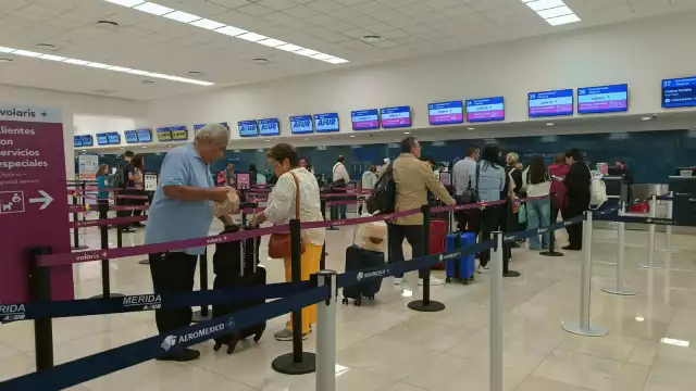 Hay regular afluencia de pasajeros en el aeropuerto de Mérida