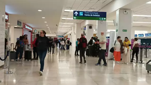 Los vuelos en el aeropuerto de Mérida permanecen con gran afluencia de pasajeros