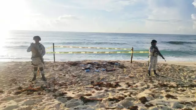 Encuentran ocho paquetes de cocaína en Playa Boch, Cozumel