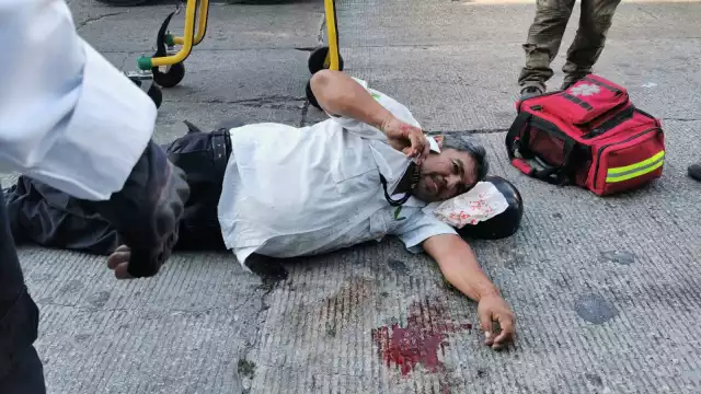 El adulto mayor presentó una herida en el cráneo.