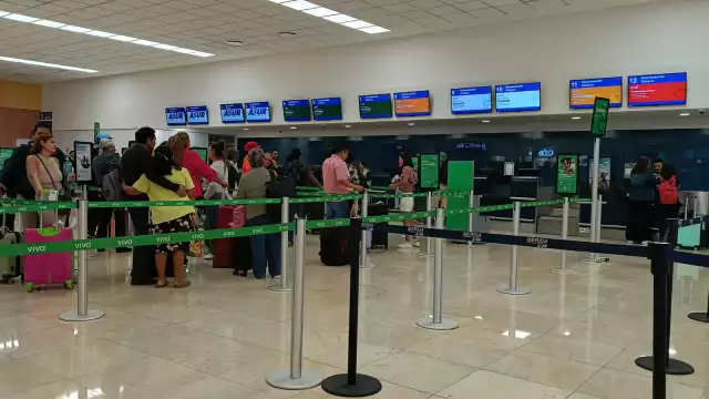 Hay regular afluencia de pasajeros en el aeropuerto de Mérida