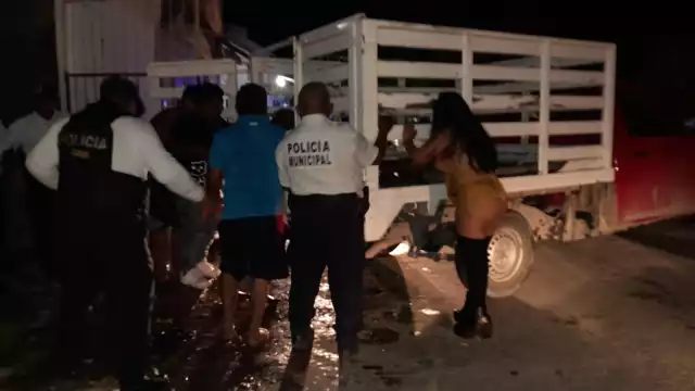 Hombre se corta la mano al romper la ventana de su casa