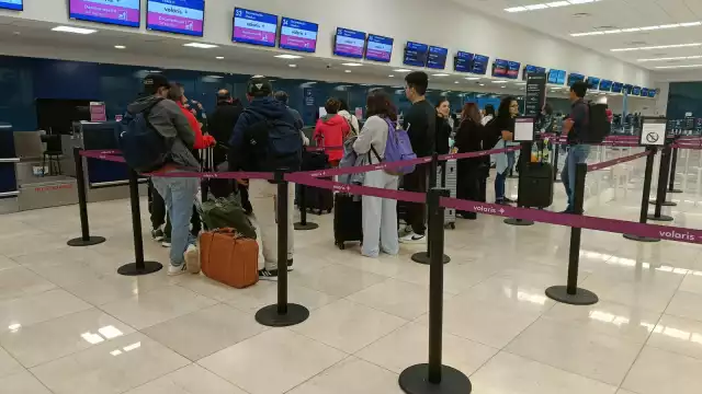 Hay regular afluencia de pasajeros en el aeropuerto de Mérida