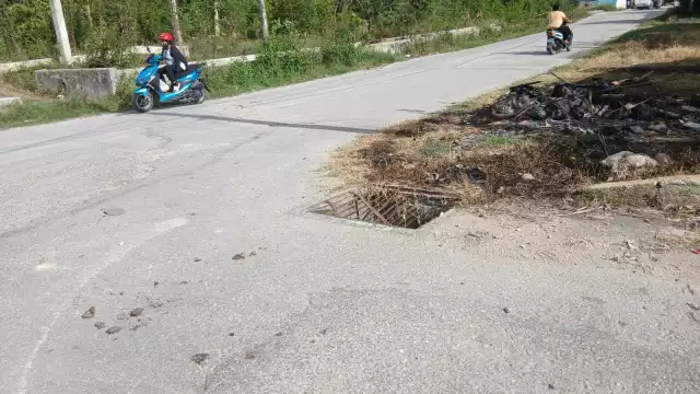 Vecinos de la colonia Esperanza en Escárcega evitaron el robo de una tapa de registro durante la madrugada.