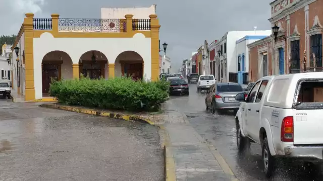 Lluvias fuertes a puntuales muy fuertes sobre entidades del centro