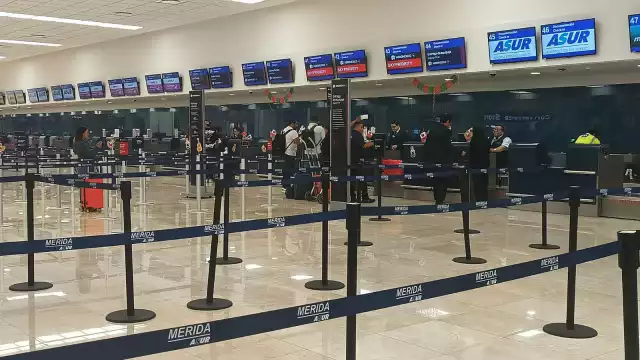 Hay regular afluencia de pasajeros en el aeropuerto de Mérida