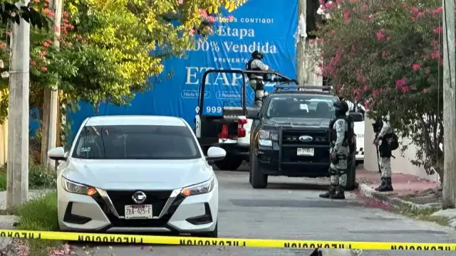 Amplio despliegue de elementos de fuerzas policiacas en una privada en el Norte de Mérida