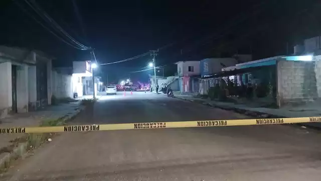 Darwin N. fue baleado por un hombre en motocicleta en la colonia Revolución.