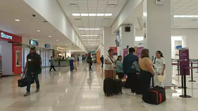 Hay buena afluencia de pasajeros en el aeropuerto de Mérida
