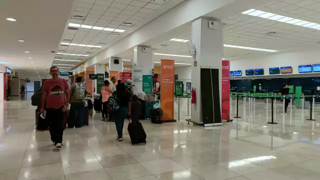 Hay regular afluencia de pasajeros en el aeropuerto de Mérida