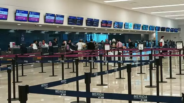 Se mantiene la regular afluencia de pasajeros en el aeropuerto de Mérida