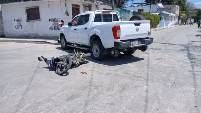 La incidentada de 22 años viajaba con preferencia de paso al momento de su impacto.