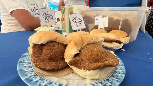 Había relleno con queso de bola, philadelphia, carne molida e incluso mariscos como el camarón