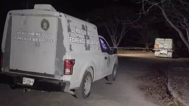 Fue localizado el cuerpo del chofer de una pesada unidad, al interior de la cabina