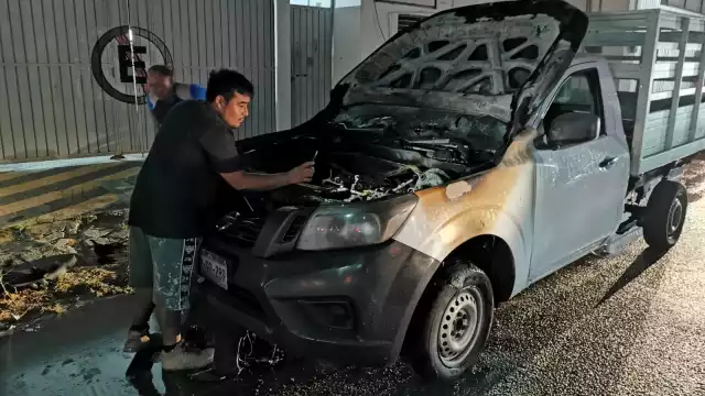 Cortocircuito, probable causa de incendio vehicular