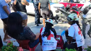 Los lesionados fueron atendidos por paramédicos de la Cruz Roja.