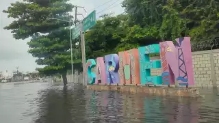 Tormenta Tropical Sara deja severas inundaciones en Ciudad del Carmen