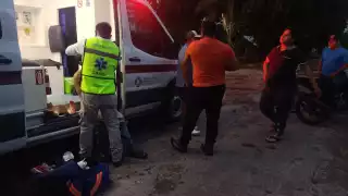 Menor motociclista resulta herido tras ser embestido por camioneta en Campeche