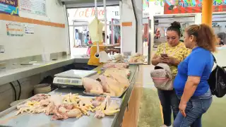Crisis avícola en Carmen: el pollo fresco sube 10 pesos más por kilo