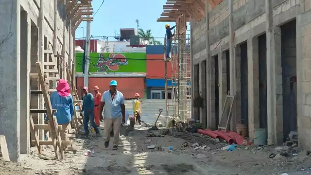 La ausencia de obras públicas y privadas desde hace seis meses ha puesto a cientos de familias en crisis