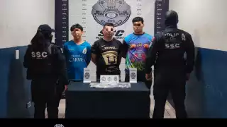 Detienen a tres personas por presunta posesión de droga en Playa del Carmen