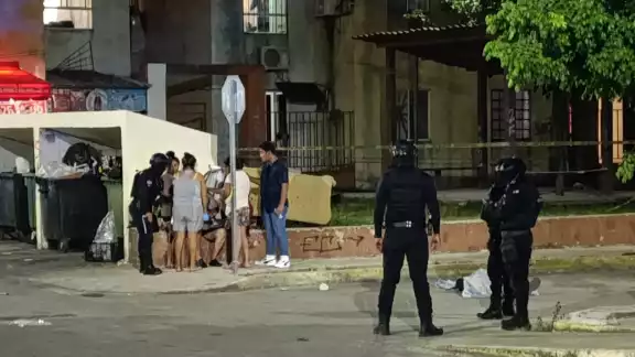 Hombre y menor de edad resultan heridos tras explosión de tanque de gas en Cancún Hombre y menor de edad resultan heridos tras explosión de tanque de gas en Cancún