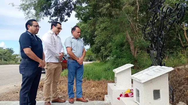 Directivos de la CANACO honran la memoria del fallecido ex presidente de la organización.