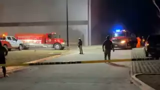 Incendio en una bodega de un supermercado en Tulum, movilizó al Heroico Cuerpo de Bomberos