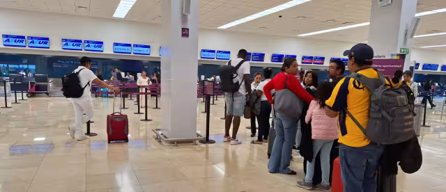 Se mantiene buena afluencia de pasajeros en el aeropuerto de Mérida