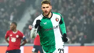 Santiago Giménez estaría viajando este fin de semana a Italia