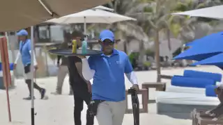 Hoteleros de Cancún se niegan a renovar los contratos de sus empleados por la temporada baja