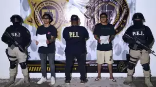 Detienen a dos hombres por su probable participación en el robo con violencia a una gasolinera de Umán 