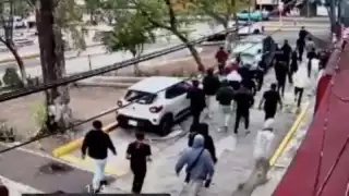 Así fue la golpiza que mató a estudiante afuera del CCH Naucalpan: VIDEO