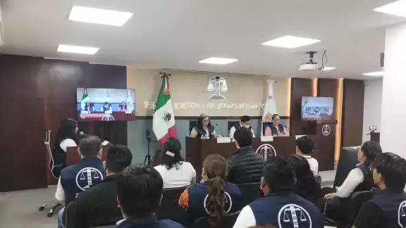 El Tribunal Electoral de Campeche amonestó a Karina Aurora Díaz Hernández, ex candidata de Morena, por actos anticipados de campaña. El Tribunal Electoral de Campeche amonestó a Karina Aurora Díaz Hernández, ex candidata de Morena, por actos anticipados de campaña.