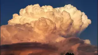 Las nubes cumulonimbus se asocian con el desarrollo de fuerte lluvias y poderosas tormentas eléctricas