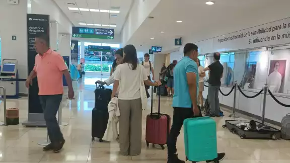 La afluencia de vuelos el día de hoy se mantiene regular La afluencia de vuelos el día de hoy se mantiene regular