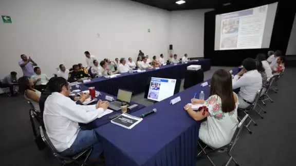 Se alcanzan acuerdos: el contrato de comodato para ambulancias de traslado y las bodas en Xmatkuil Se alcanzan acuerdos: el contrato de comodato para ambulancias de traslado y las bodas en Xmatkuil