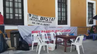 Exigen a Biby Rabelo les de solución